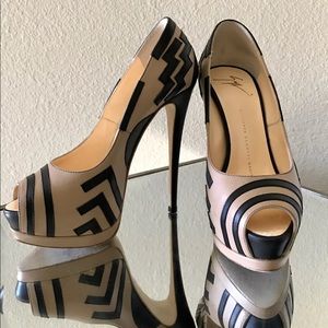 GIUSEPPE ZANOTTI Beige/Black Platform Pumps-size 7